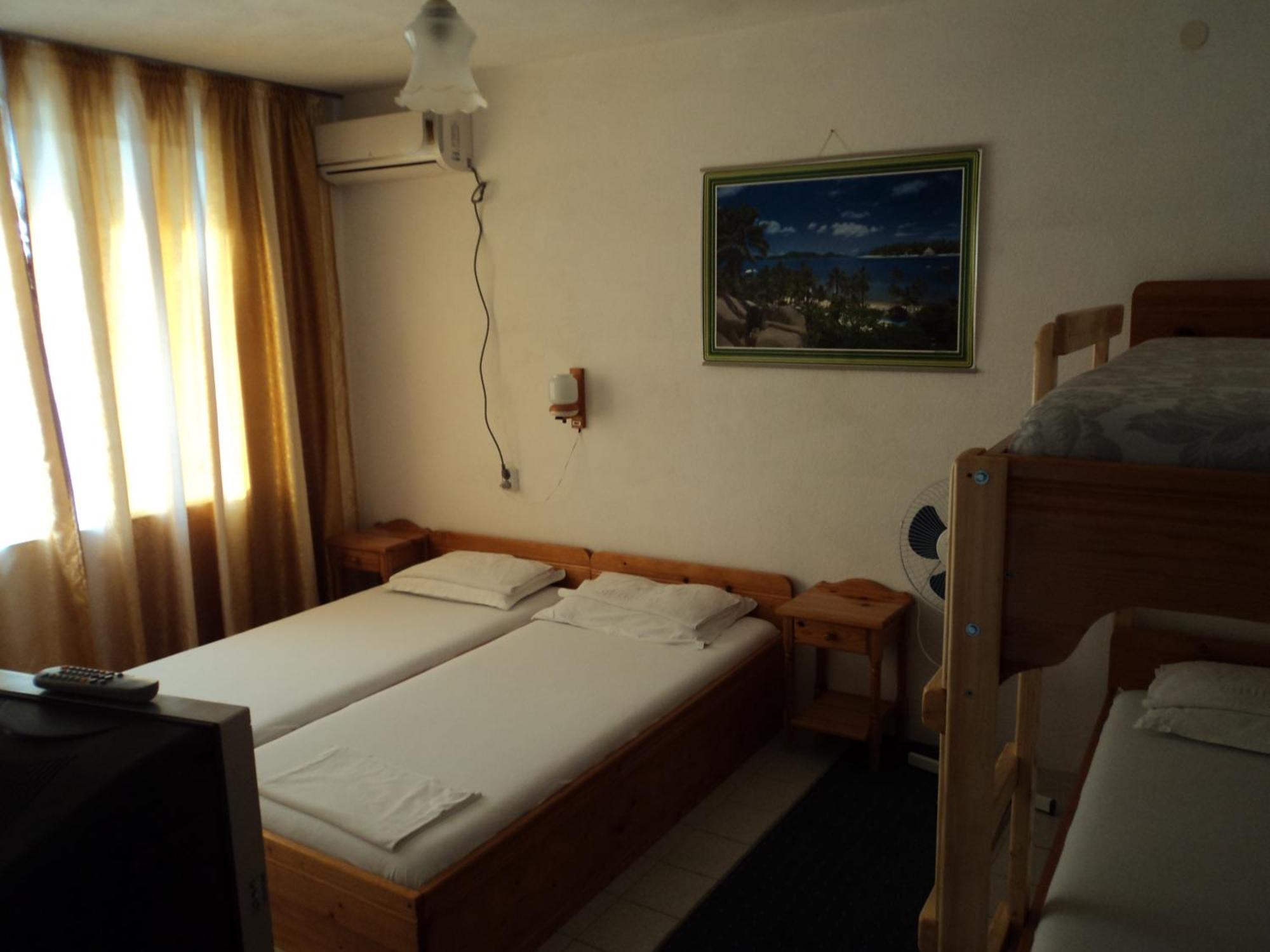 Guest House Drazhev Obzor Exteriör bild