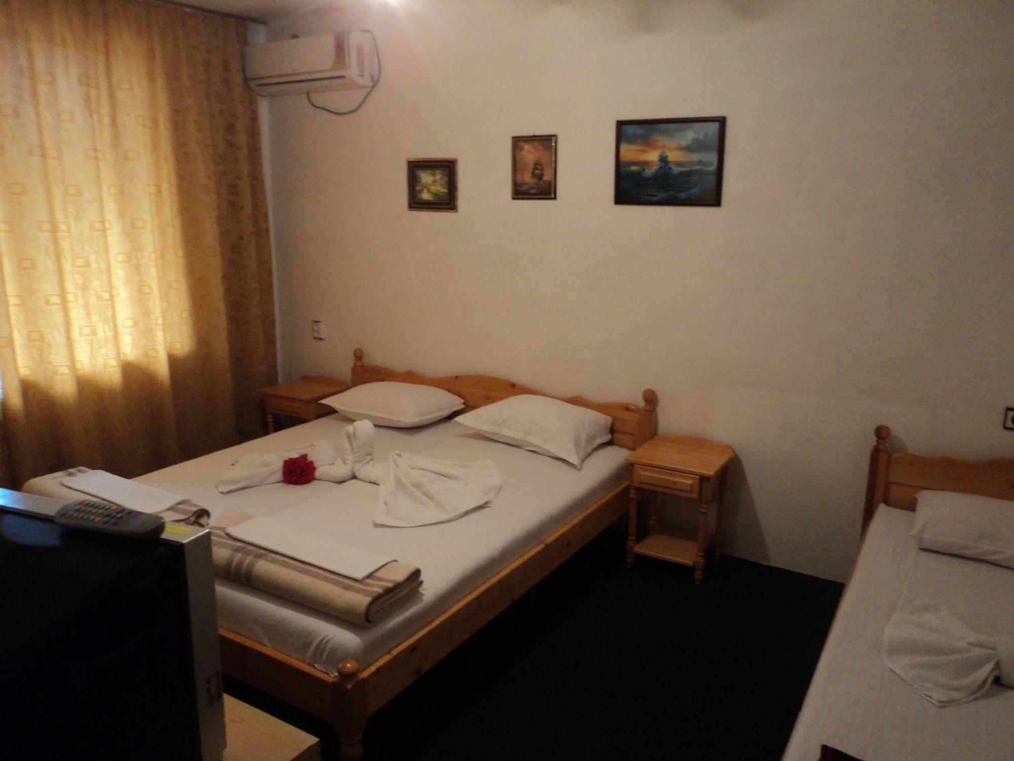 Guest House Drazhev Obzor Exteriör bild