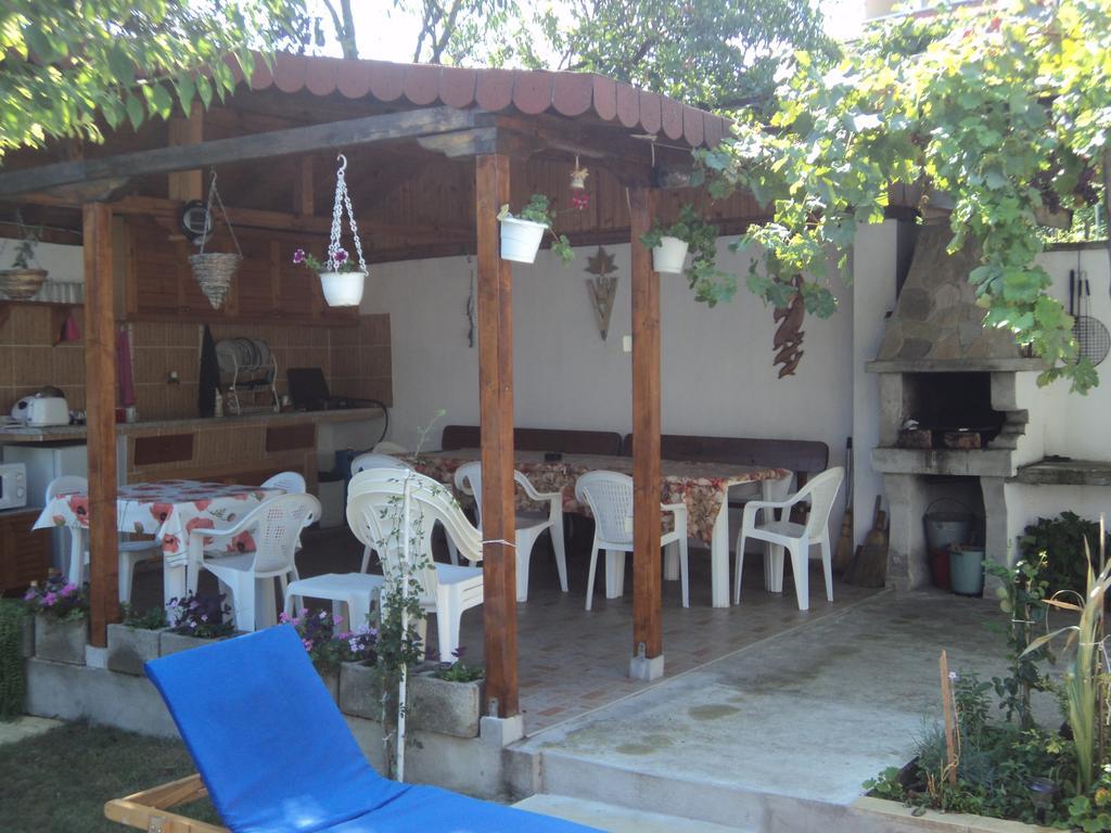 Guest House Drazhev Obzor Exteriör bild